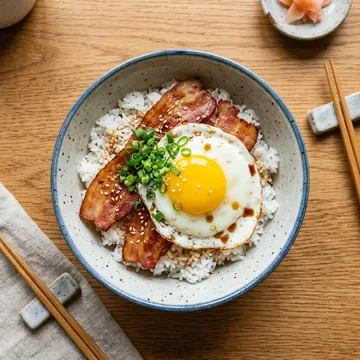 v1 基本レシピ（ベーコンエッグ丼）